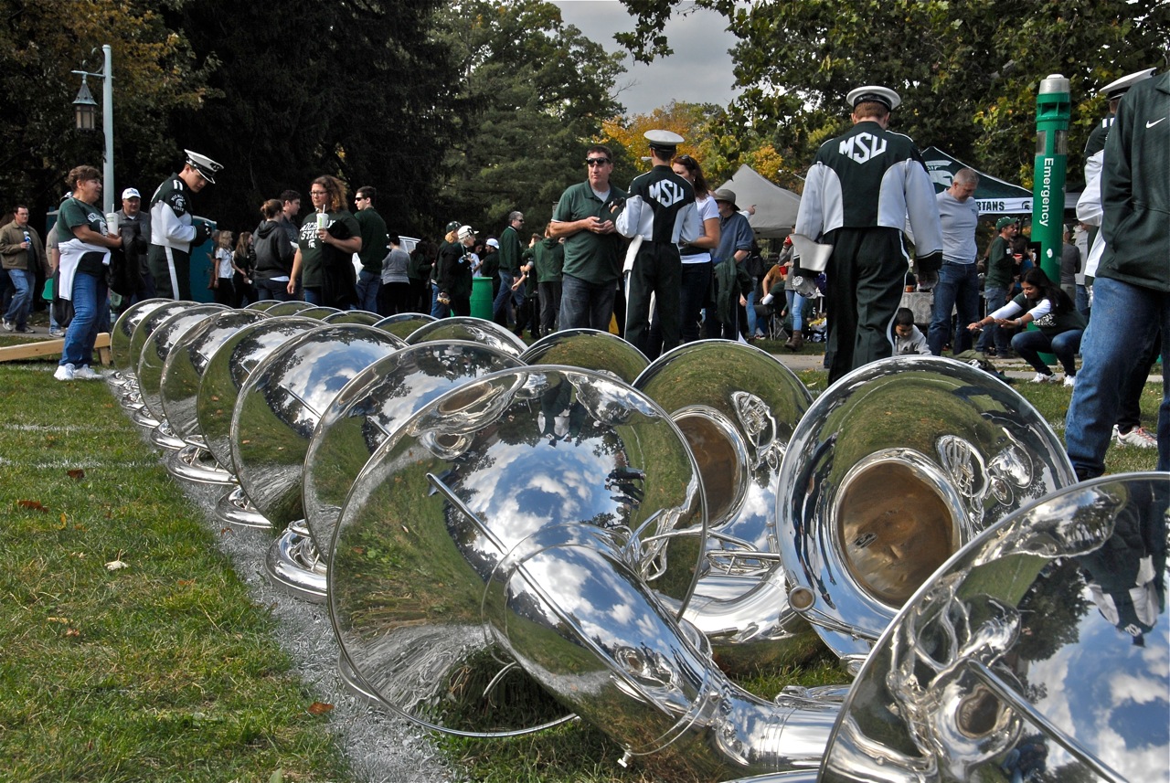 Read more about the article MSU Student Life: From the Dorm to the Football Stadium