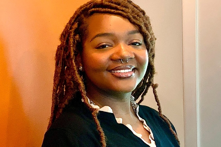 Read more about the article Studio Art Major Gains Experience Interning for Arts4U Program